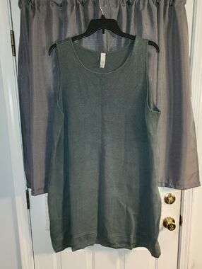 Sleeveless Crewneck Green Dress